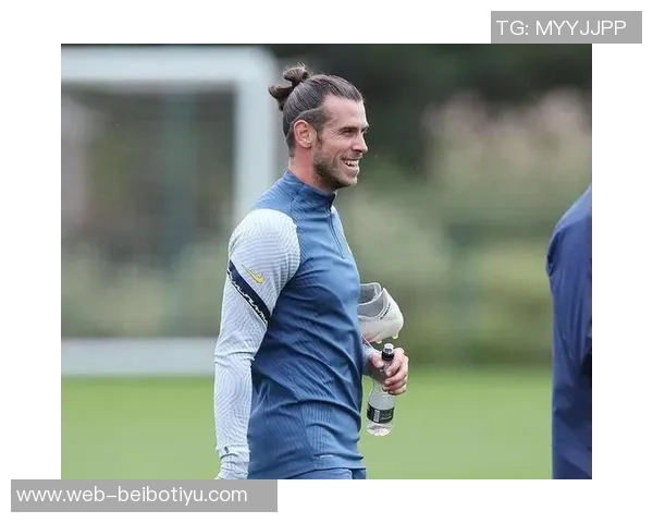 戴维斯参与合练复出在即穆西亚拉预计明年初回归球队