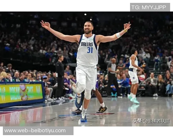 克莱复出表现惊艳半场三分球命中率高达五成独揽20分助力球队争胜 克莱复出表现惊艳半场三分球命中率高达五成独揽20分助力球队争胜