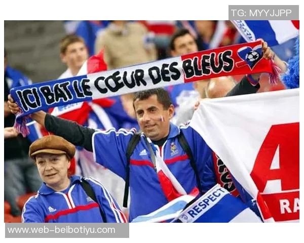 亚历山大赛后热情为休斯敦客场球迷签名展现偶像风范