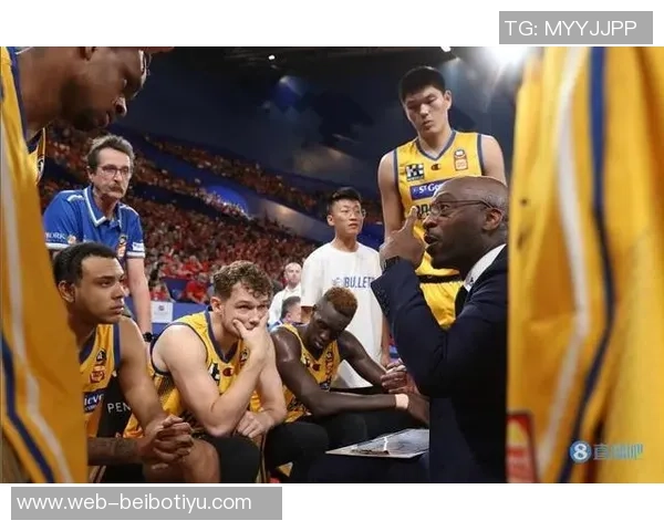 亚当斯替补出战12分钟表现神勇四投全中贡献8分2板2助