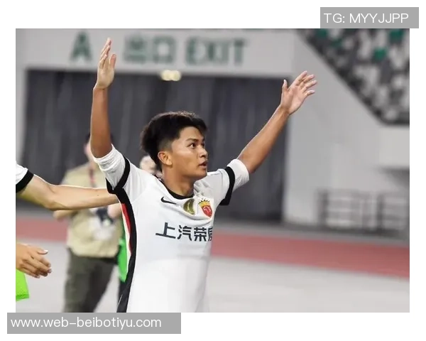 王晓瑞透露玉昆与上海希望之星接洽中并非蒯纪闻而是国产中锋球员 王晓瑞透露玉昆与上海希望之星接洽中并非蒯纪闻而是国产中锋球员