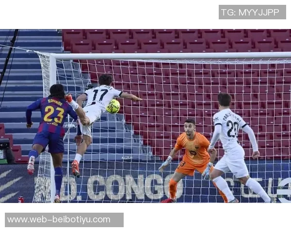 巴萨寻求孔德替补目标锁定28岁多特后卫莱尔森