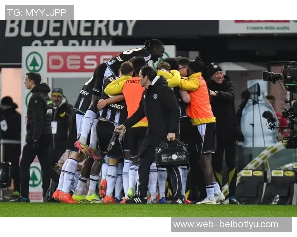 克雷莫内塞主场落后罗马苏莱破门佩莱格里尼进球遭判无效 克雷莫内塞主场落后罗马苏莱破门佩莱格里尼进球遭判无效